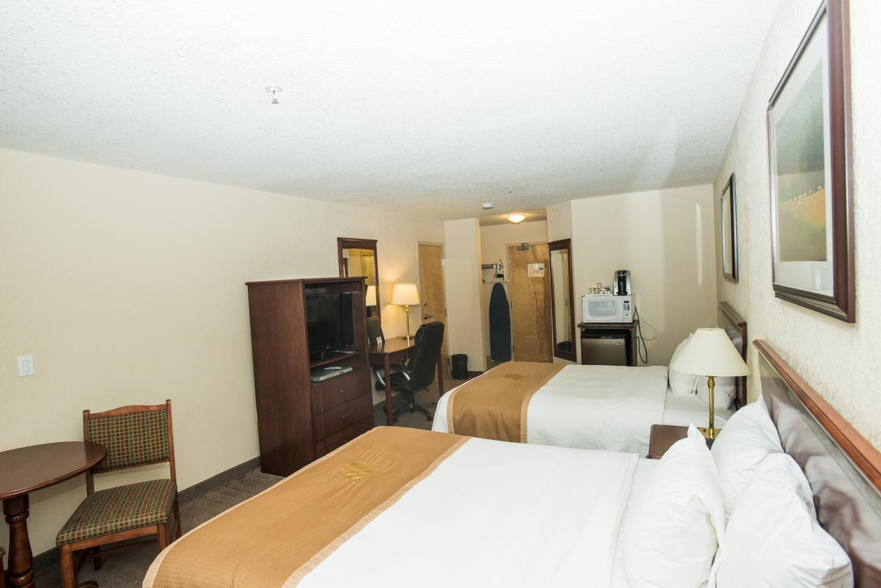 Lakeview Inns & Suites - Chetwynd 외부 사진